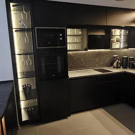 Luxury Skyview Apartment *